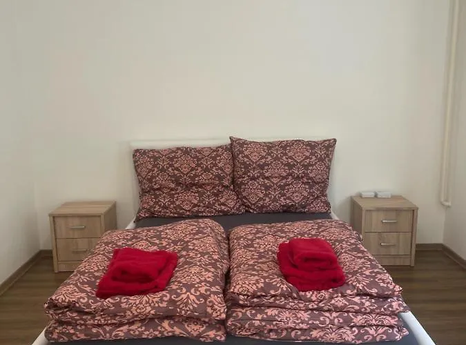Colosseum Etterem Es Apartament