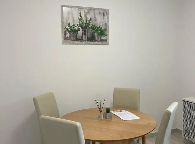 Colosseum Etterem Es Apartament Salgótarján