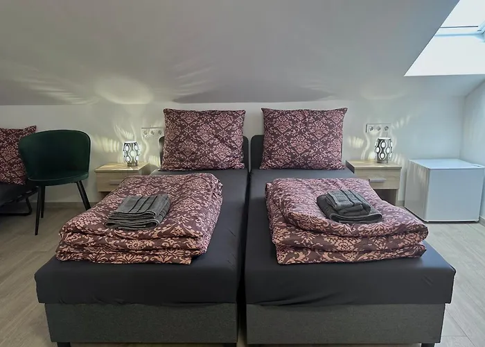 Colosseum Etterem Es Apartment *